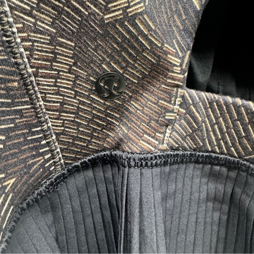 Lululemon city tank peplum out Brown and Black Sleeveless Top size 10 - Picture 7 of 11